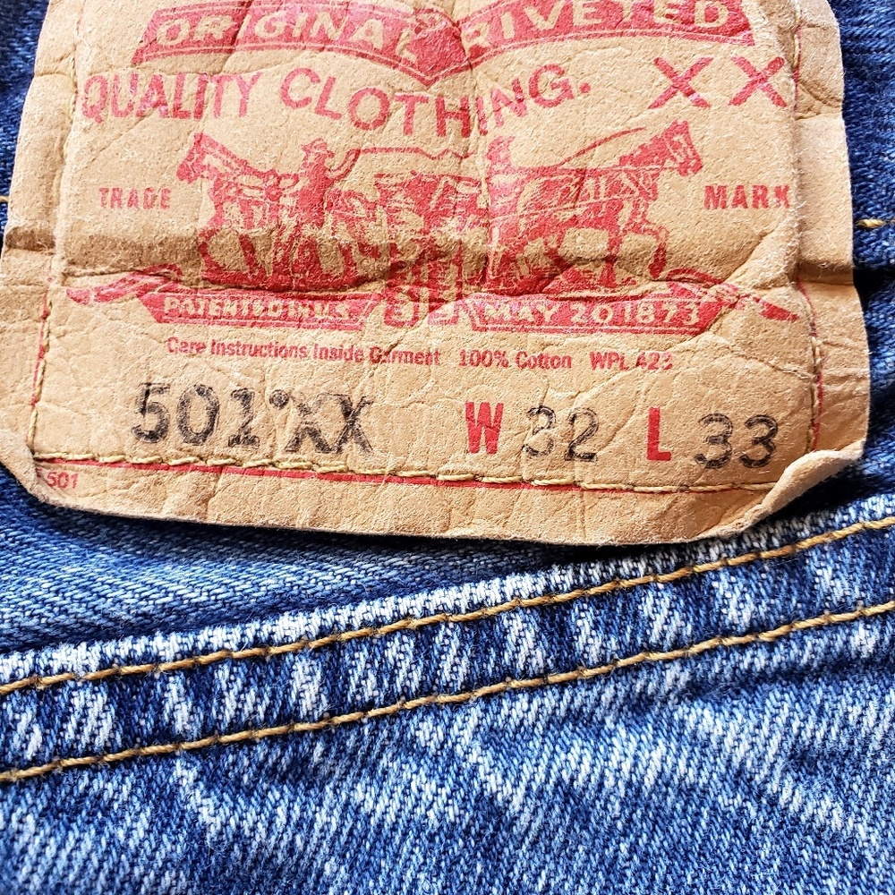 VINTAGE LEVI'S 501 BUTTONFLY JEANS ~🎊HP🎊 - Picture 3 of 8